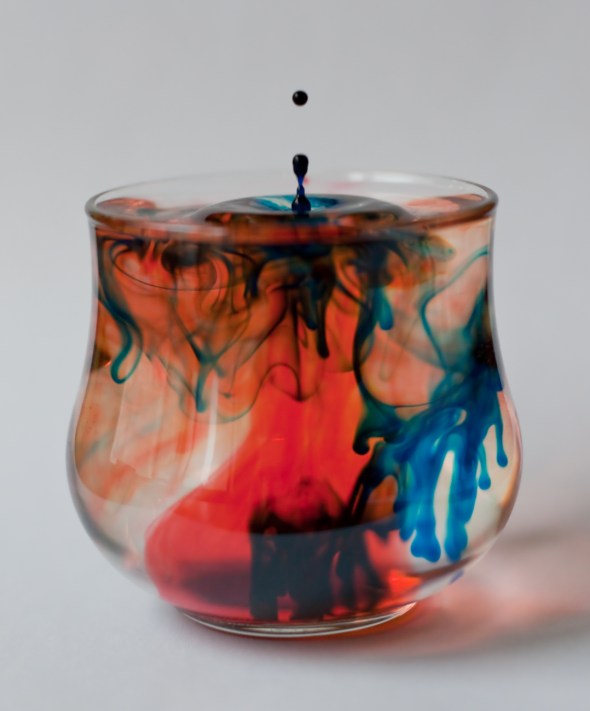 Water drop photography in colored water 